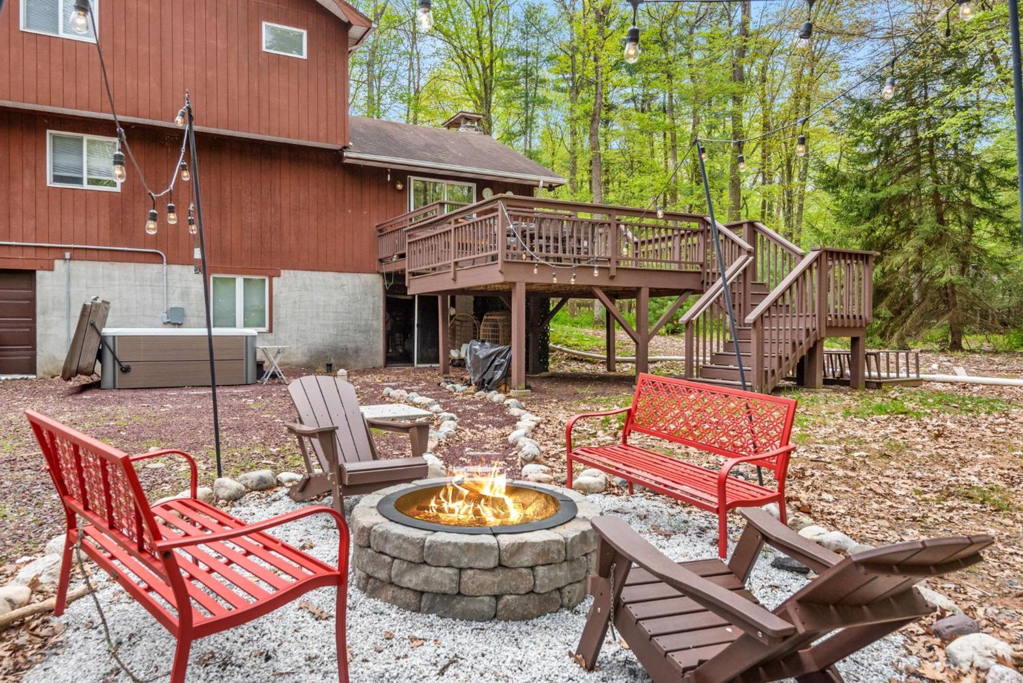 Pocono Retreat Hot Tub Movieroom Gameroom Etc Chalet Lake Harmony