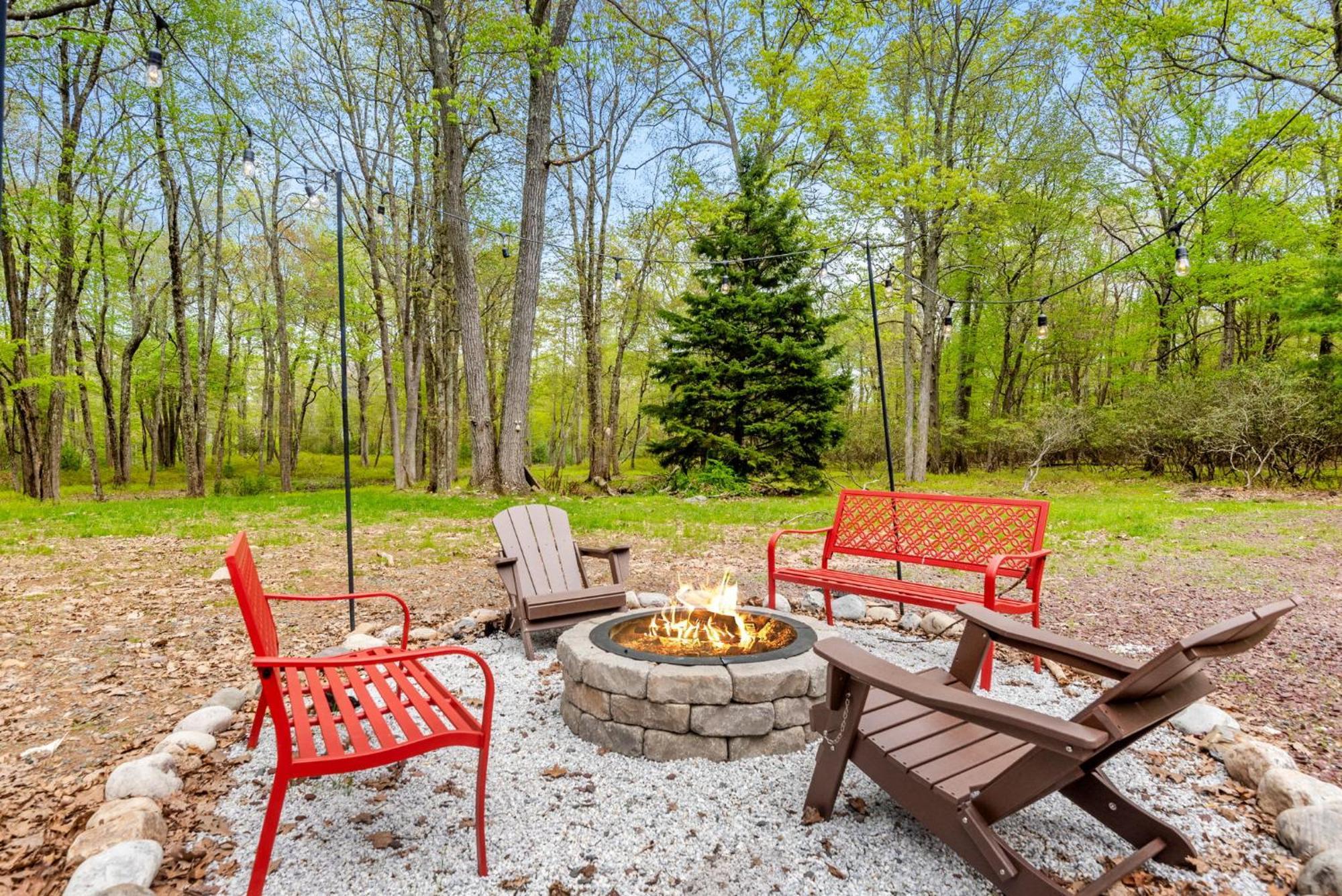 Chalet Pocono Retreat Hot Tub Movieroom Gameroom Etc Lake Harmony