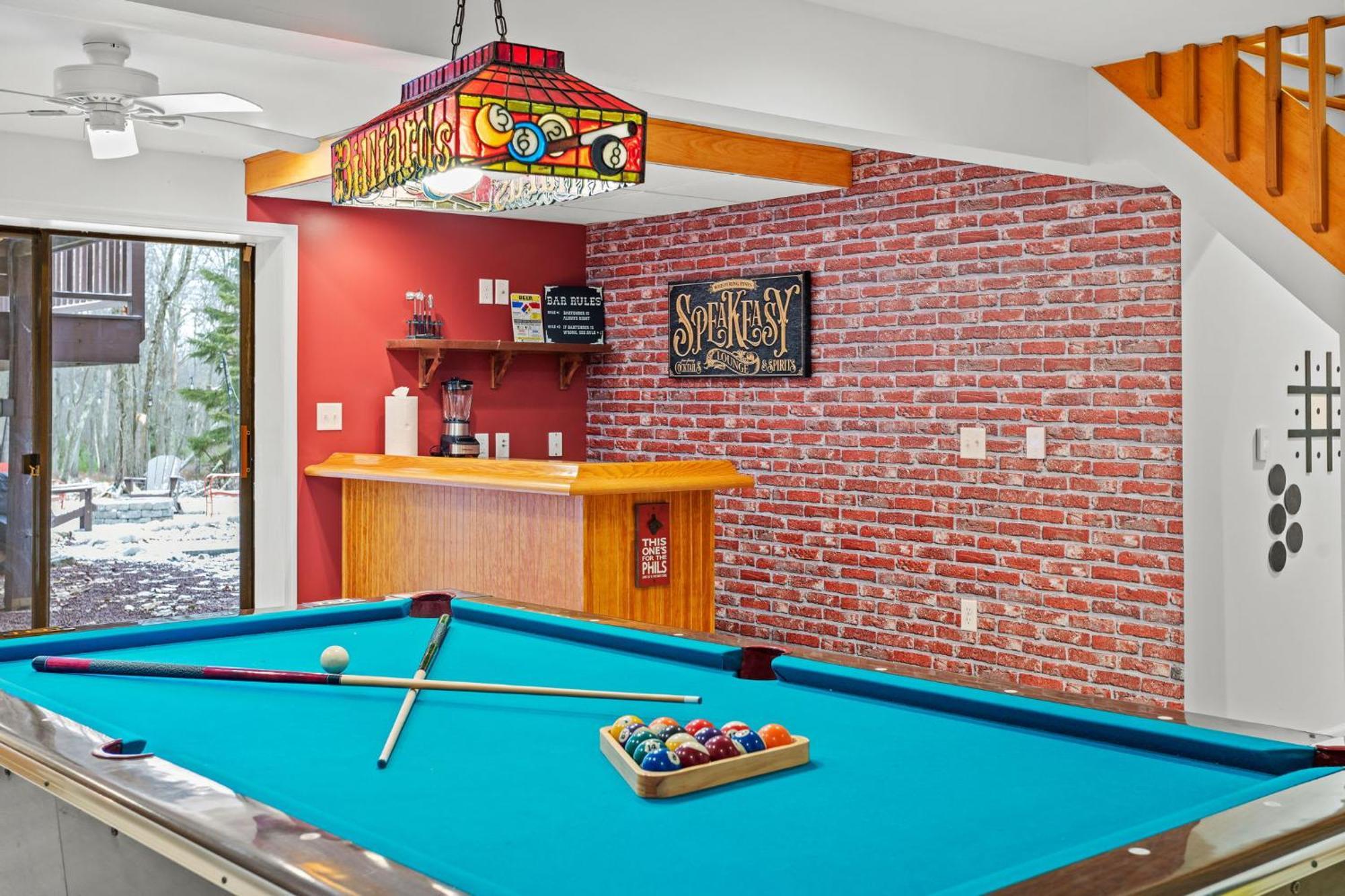 Chalet Pocono Retreat Hot Tub Movieroom Gameroom Etc
