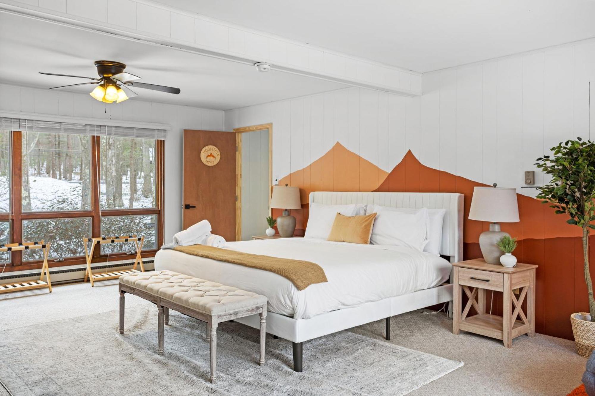 Chalet Pocono Retreat Hot Tub Movieroom Gameroom Etc